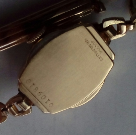 ⭐️ SOLD Vintage Bulova Ladies Watch - Picture 10 of 12